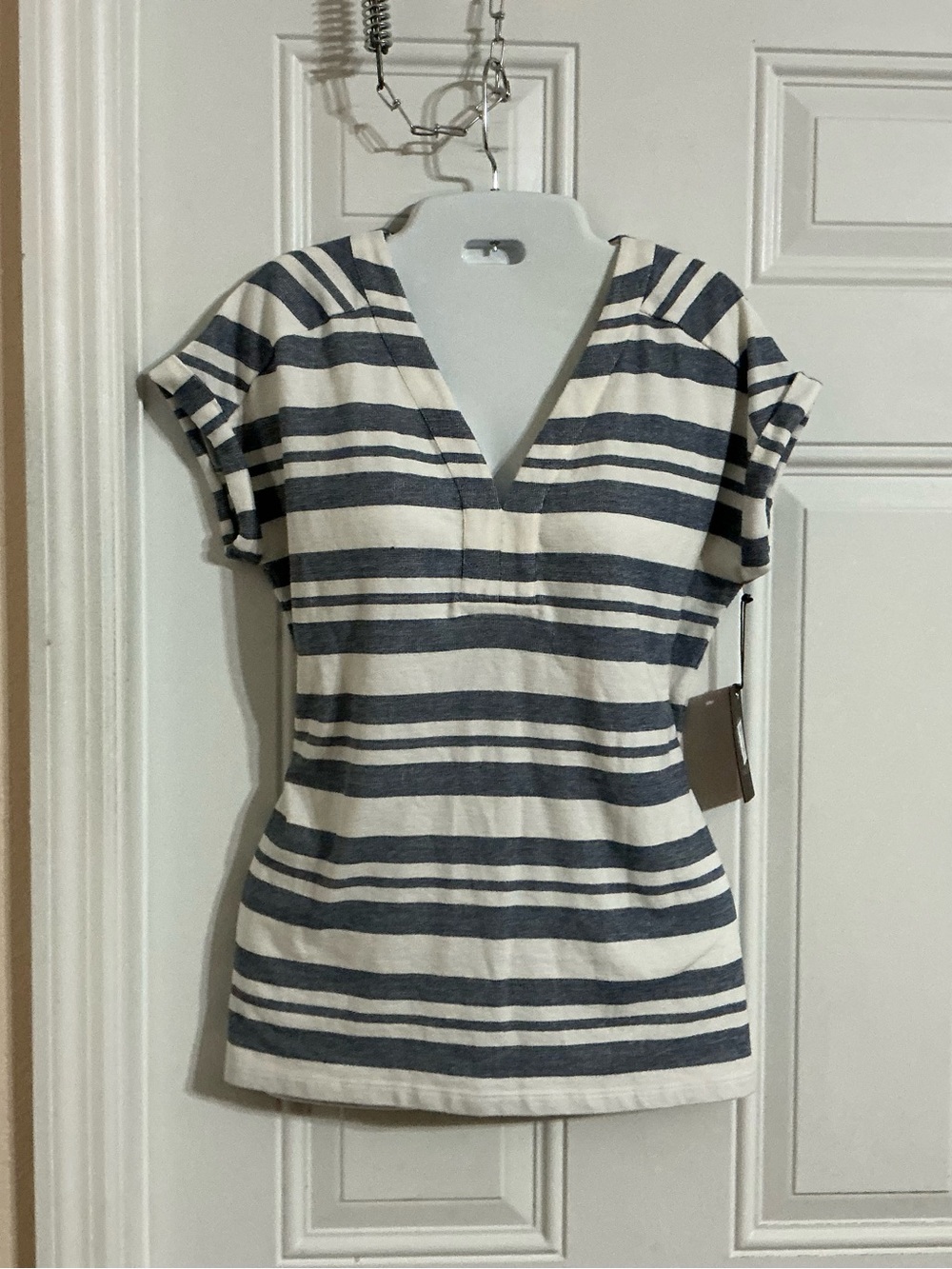 Vince Camuto Navy & White Striped Top Size XS